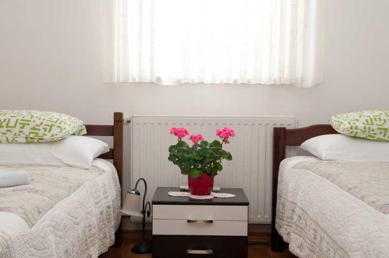 Apartman Urbana Villa Ζάγκρεμπ Εξωτερικό φωτογραφία